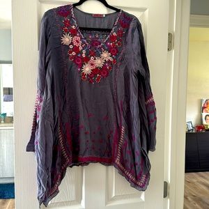 Johnny Was gorgeous gray and floral embroidered tunic with bell sleeves